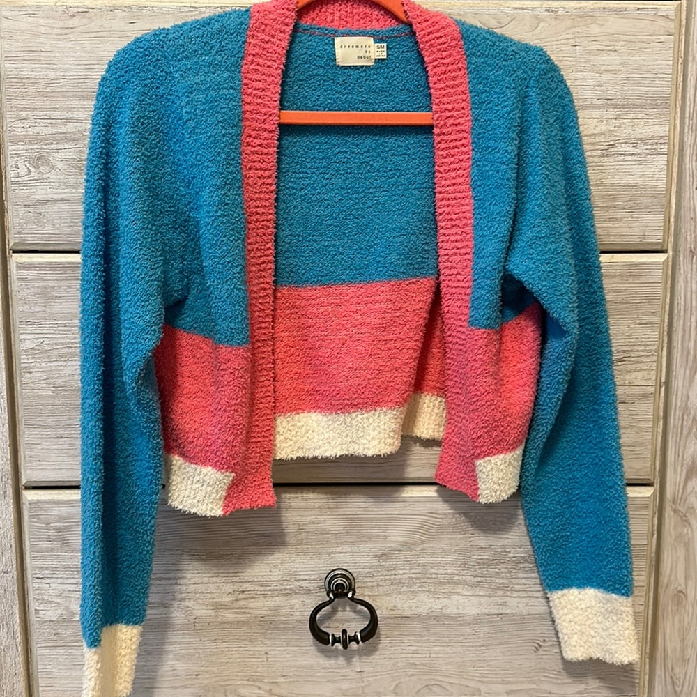 Super cute cropped cardigan